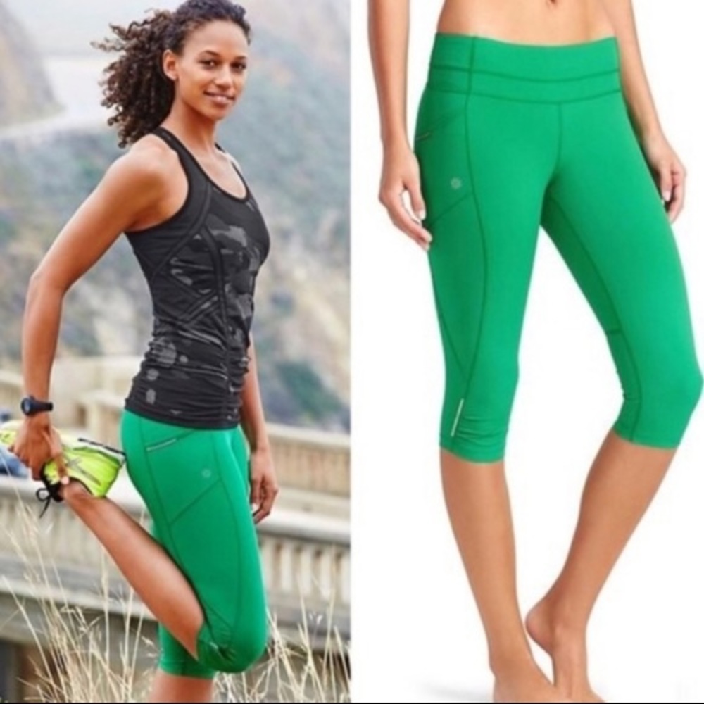 Athleta Dobby Be Free Knicker Capri Leggings